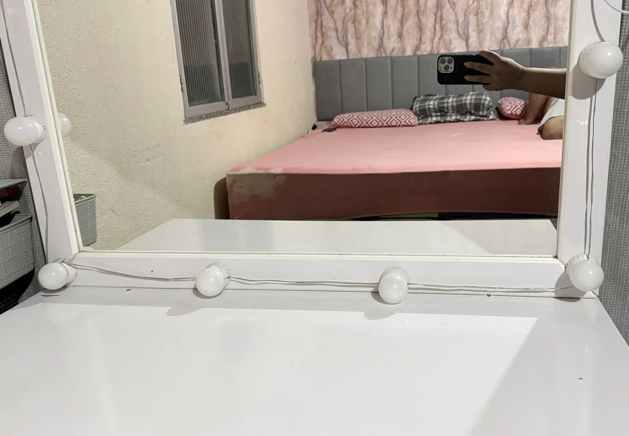 Mesa camarim  com gaveta. - Foto 3
