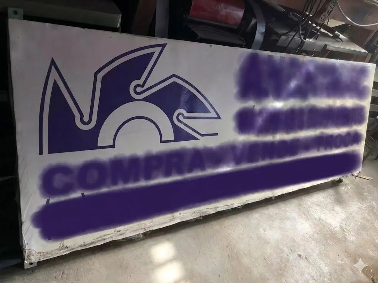 Placa Comercial de Fachada, 2,85 x 1 m em ótimo estado