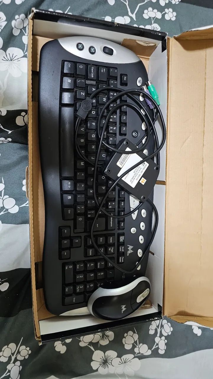 Teclado e mouse sem fio M tec