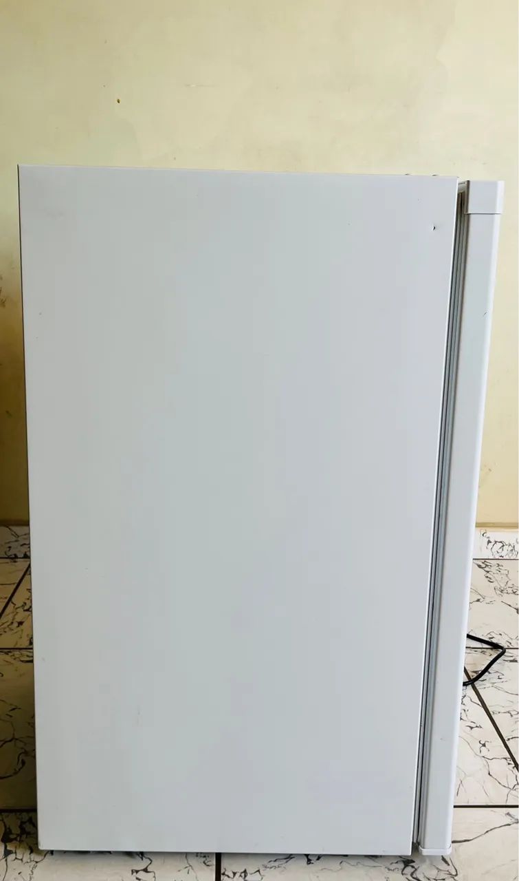 Vendo frigobar semi novo  - Foto 3