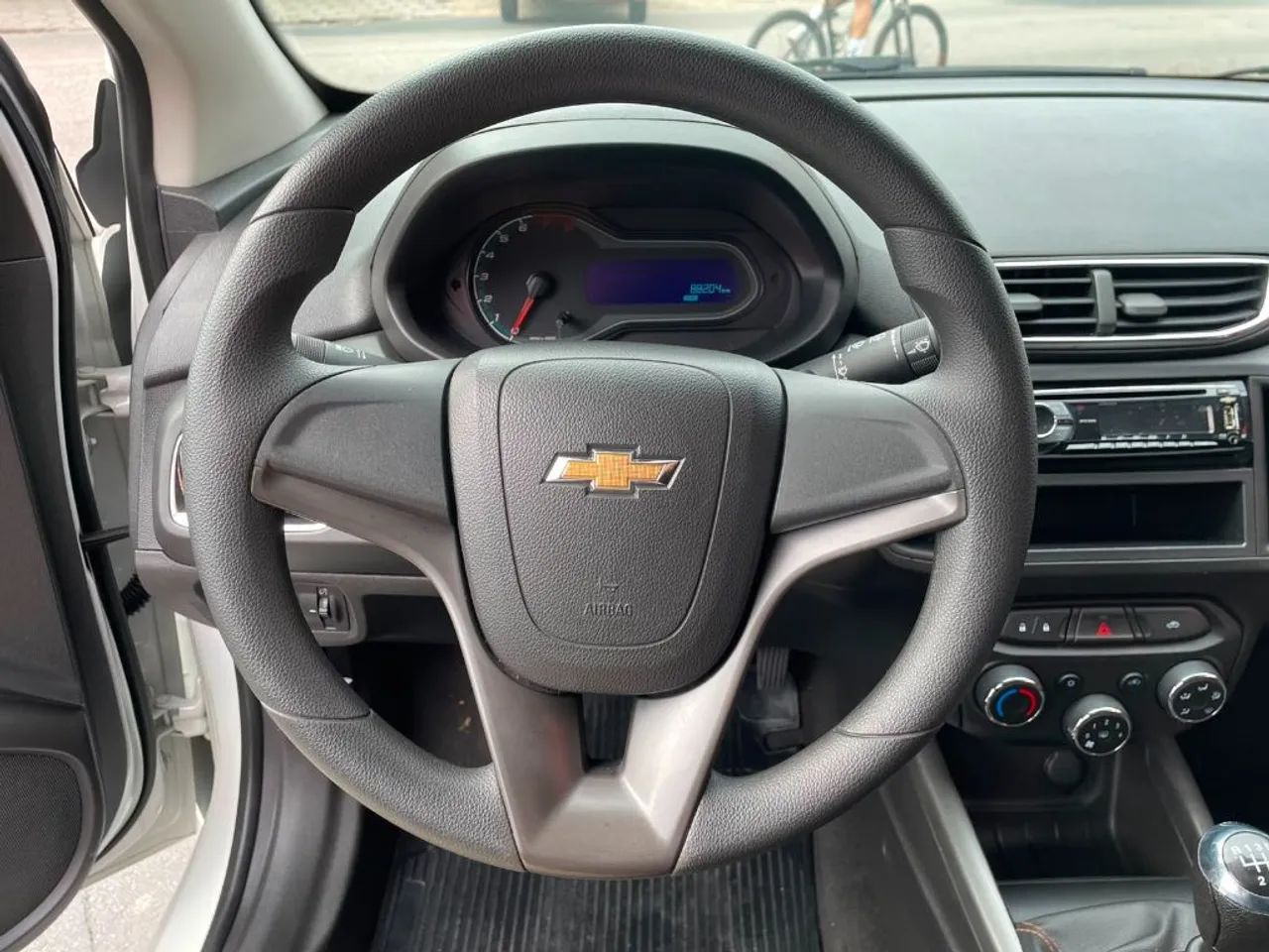 Chevrolet Onix Hatch LT 1.4 8V Flex Mec. 4P 2015 - Foto 5
