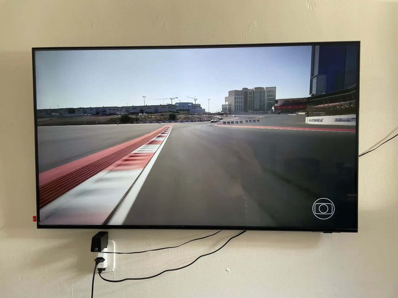Vendo uma tv smart 55 polegadas 4k