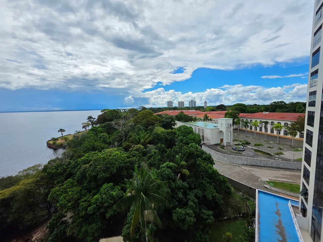 Belíssimo Flat Tropical Executive no 7° andar pra Venda 