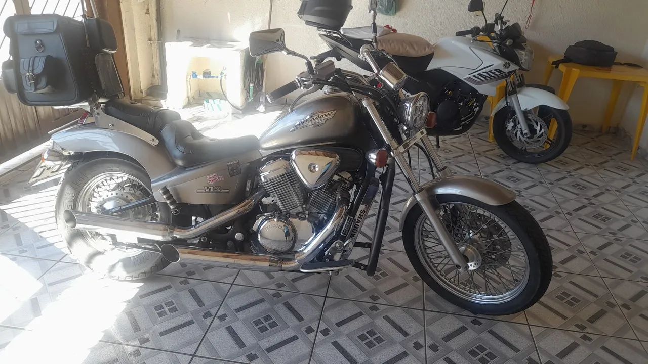 Shadow 600 2001 