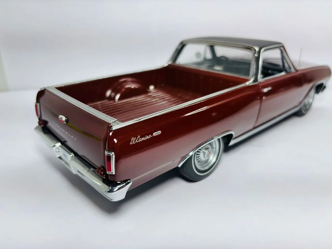 Miniatura Chevrolet El Camino 1965 1/18 - Foto 2
