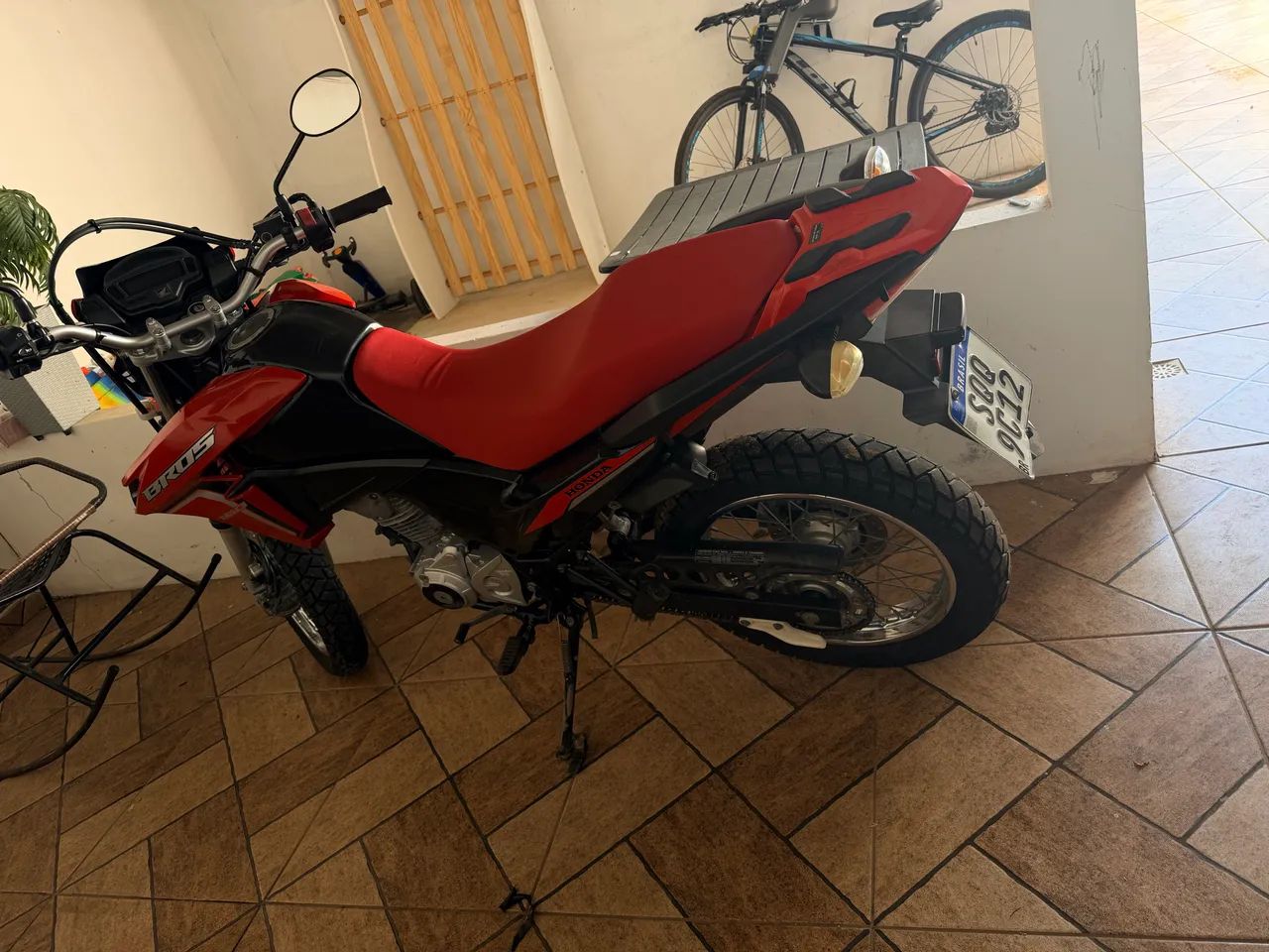 Bros 160