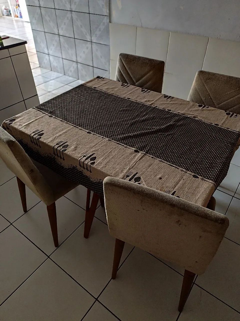Mesa 4 cadeiras