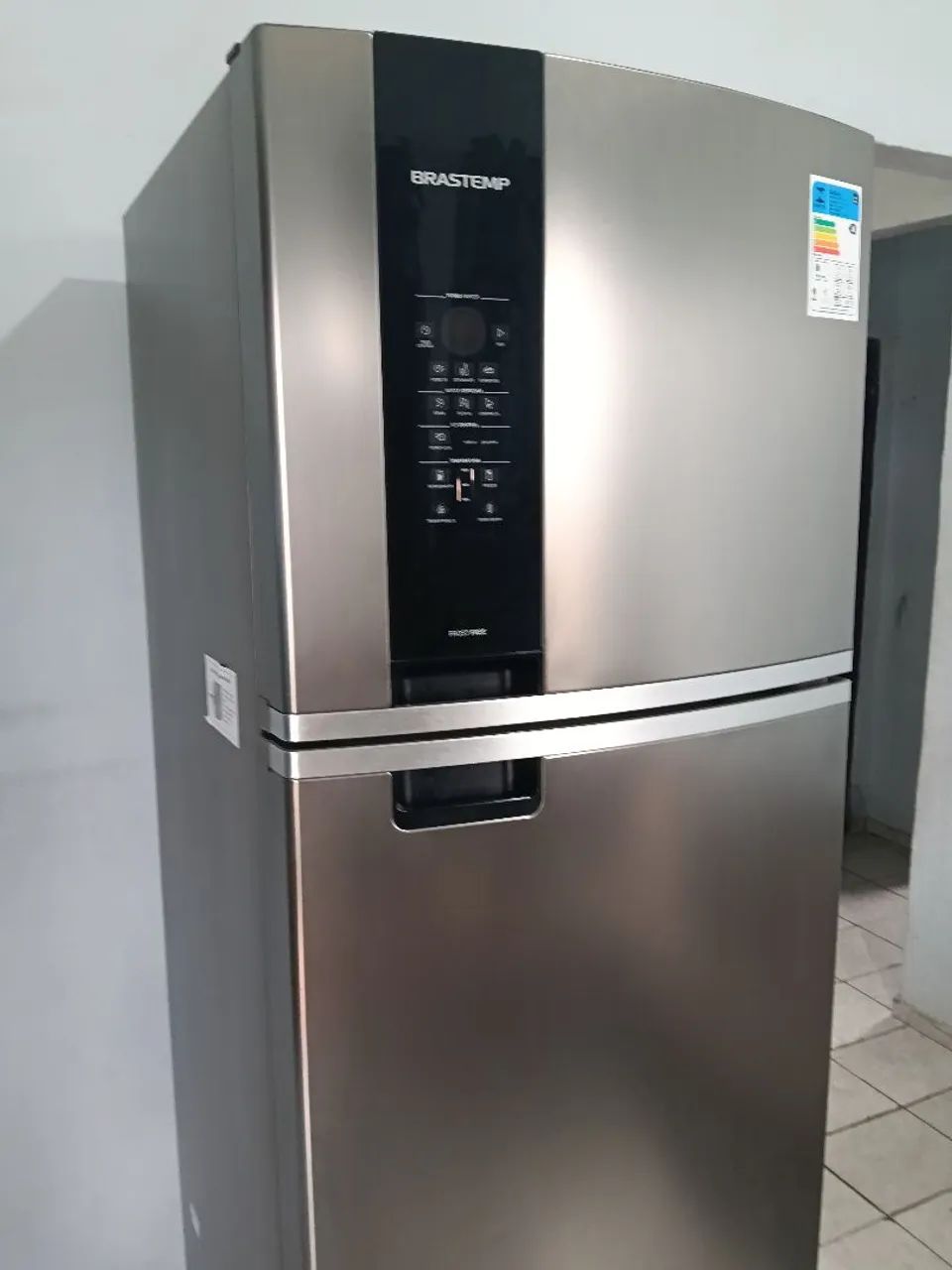 Geladeira Brastemp de inox Frost Free semi nova 478 litros 110 wts pra sair hoje  - Foto 4