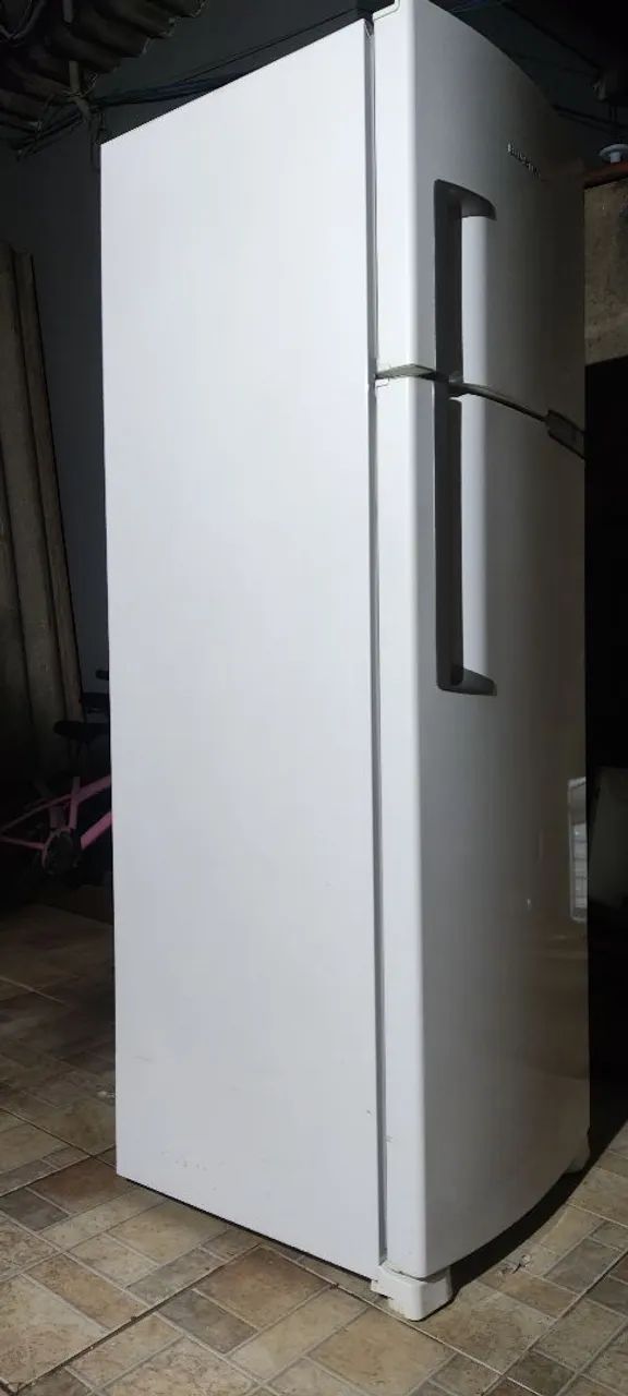 Geladeira 127v 400L funcionando perfeitamente  - Foto 4