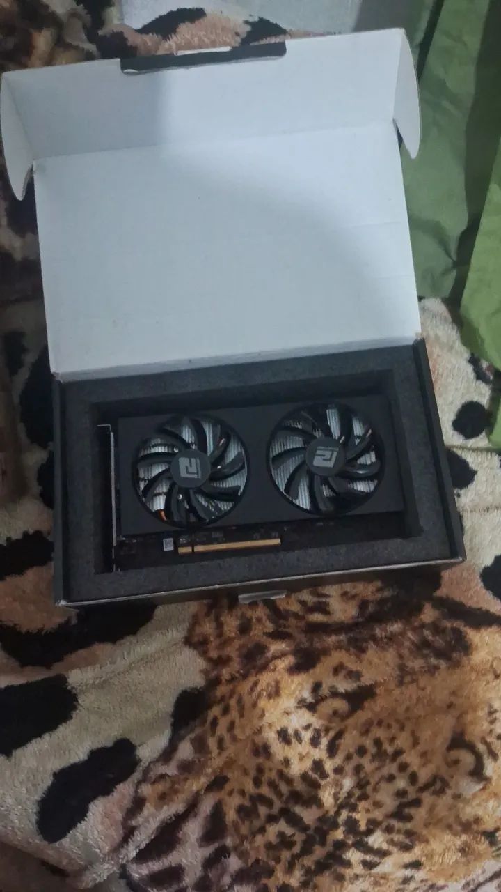 Placa de video Rx 5500xt  - Foto 3