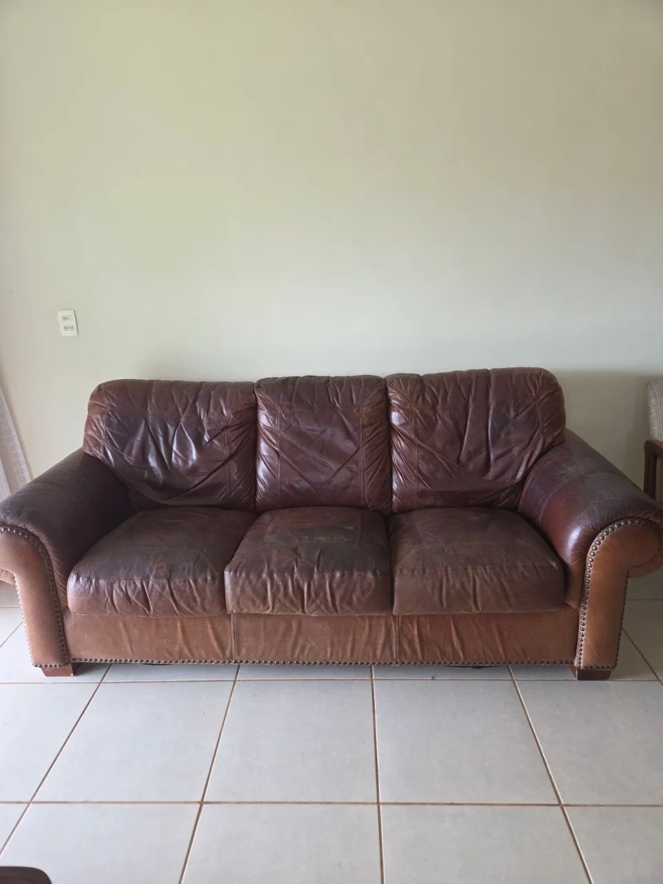 Sofá de couro legítimo 