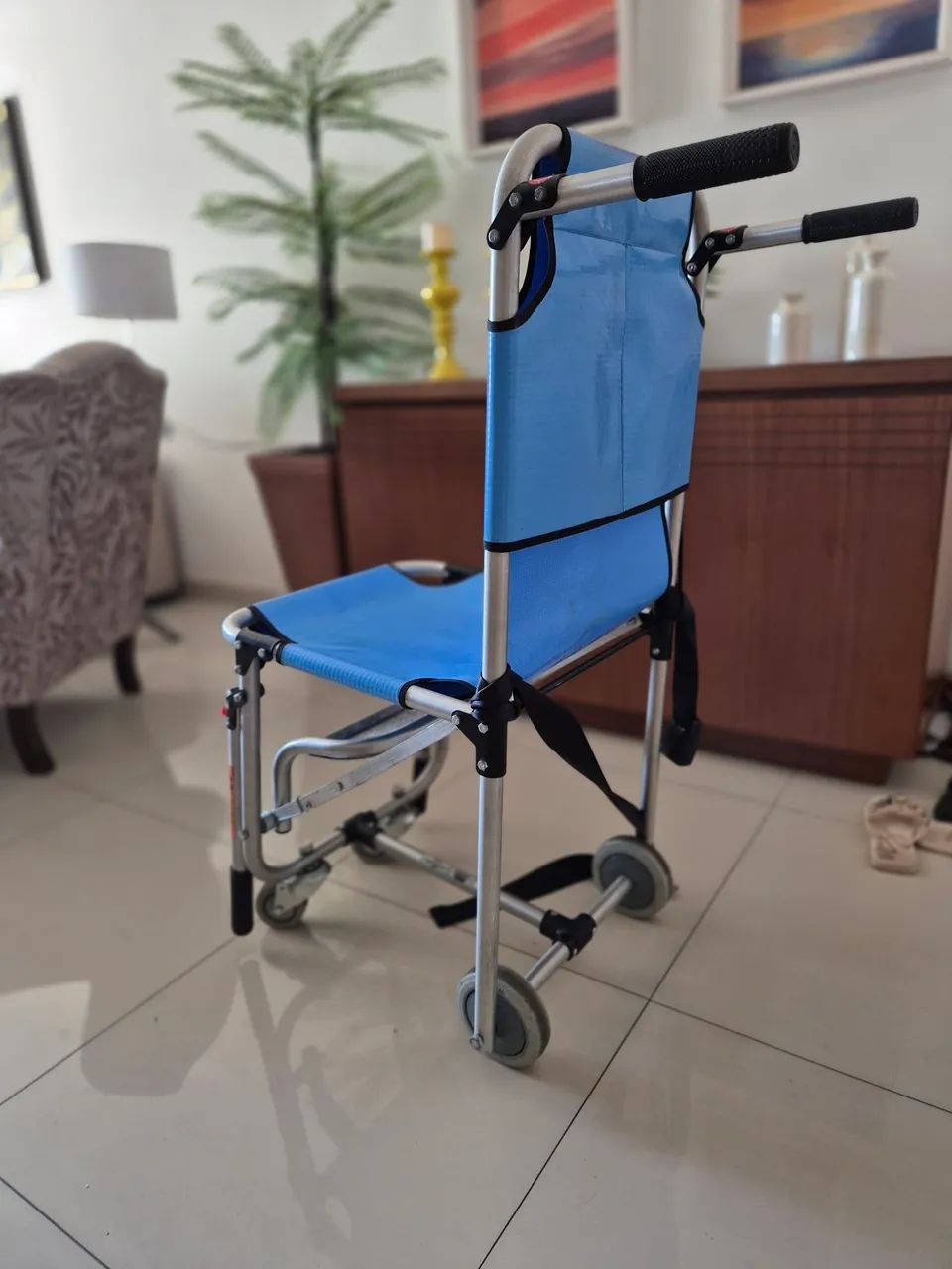 Cadeira de resgate em ótimo estado - Foto 2