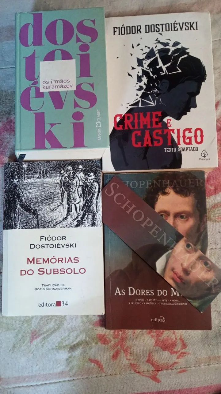 Livros: Dostoiévski, schopenhauer..