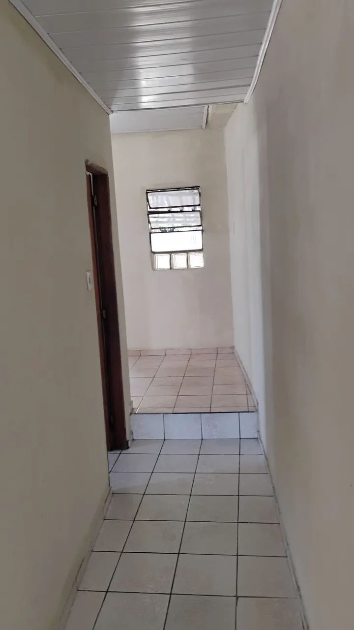 Casa no alto  bem localizada  - Foto 2