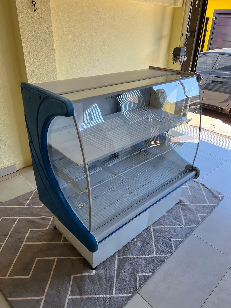 Vendo Balcão Expositor em ótimo estado Entrego * - Foto 3