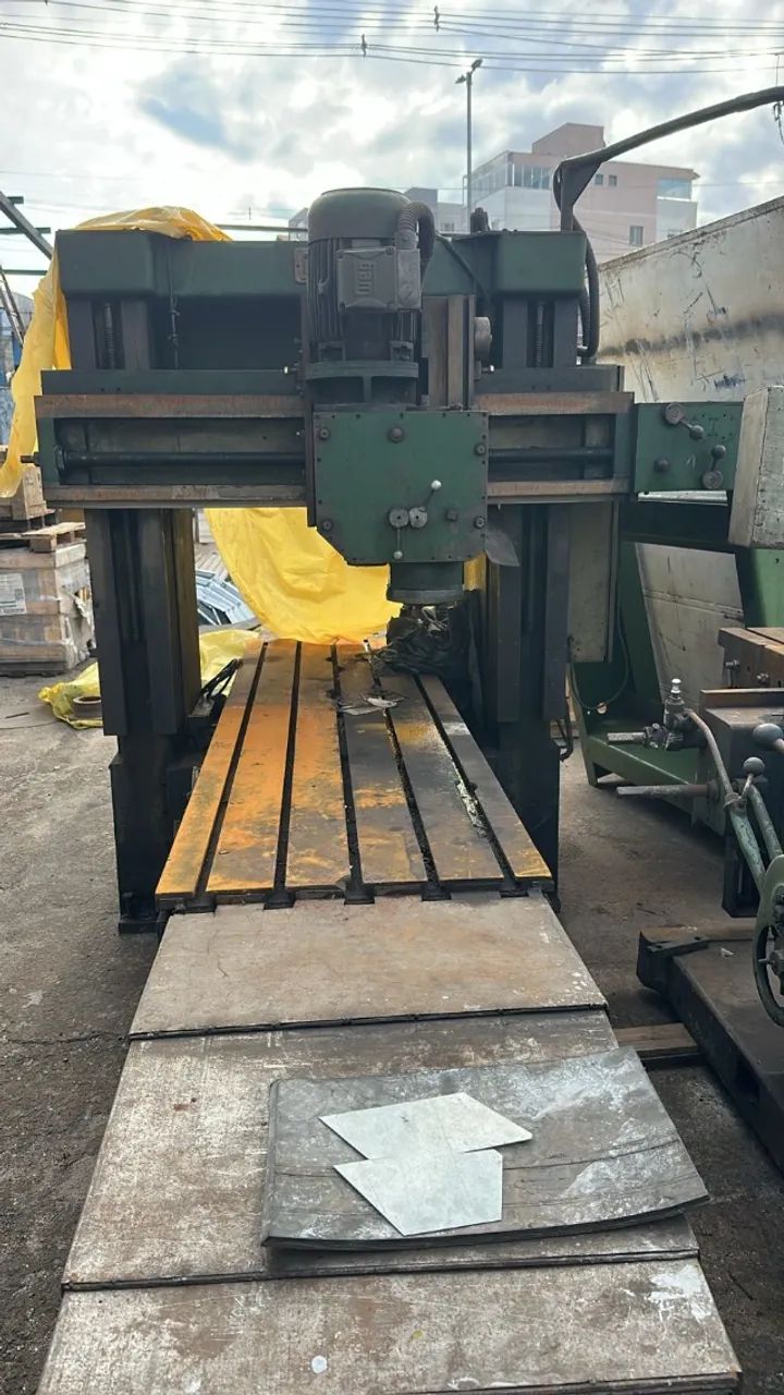 Plaina de mesa marca MS. 1000 x 2600 mm - oportunidade unica - valor 40 mil