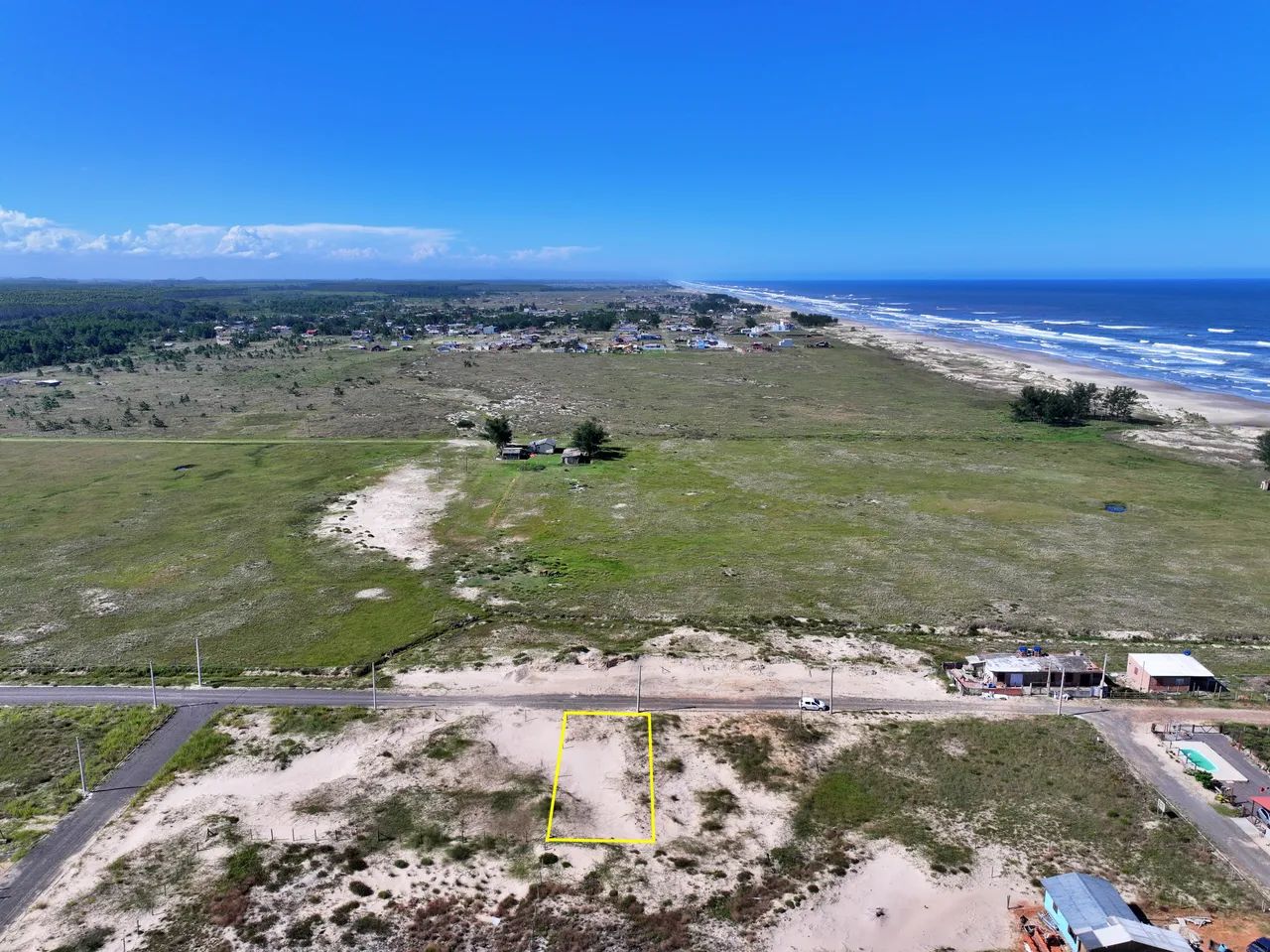 Terreno pronto para construir a poucos metros do Mar! - Foto 4