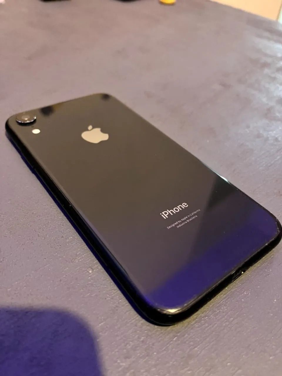 Iphone Xr com 6 capinhas 