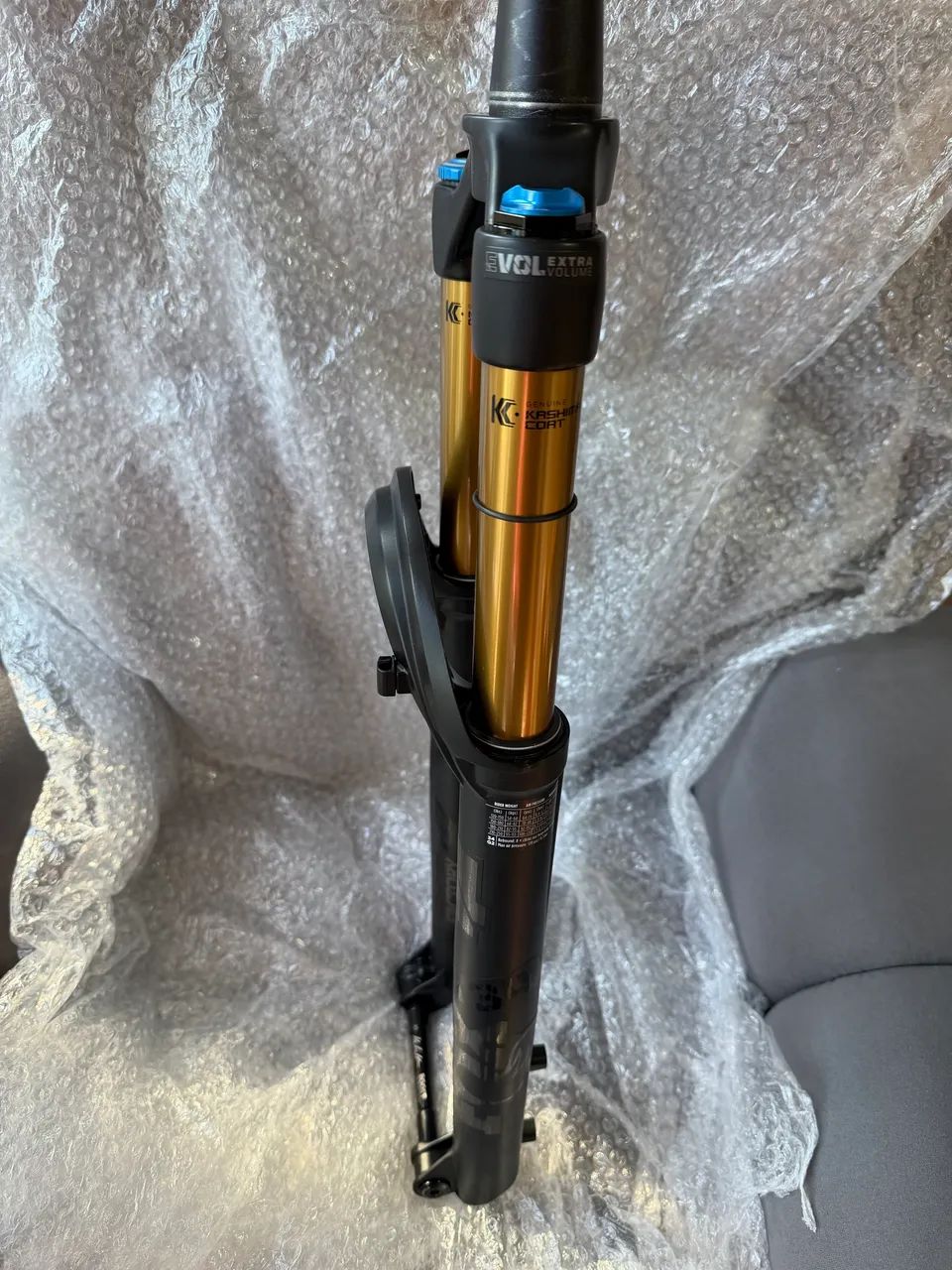 SUSPENSÃO FOX 34 FACTORY KASHIMA 140MM BOOST - Foto 3