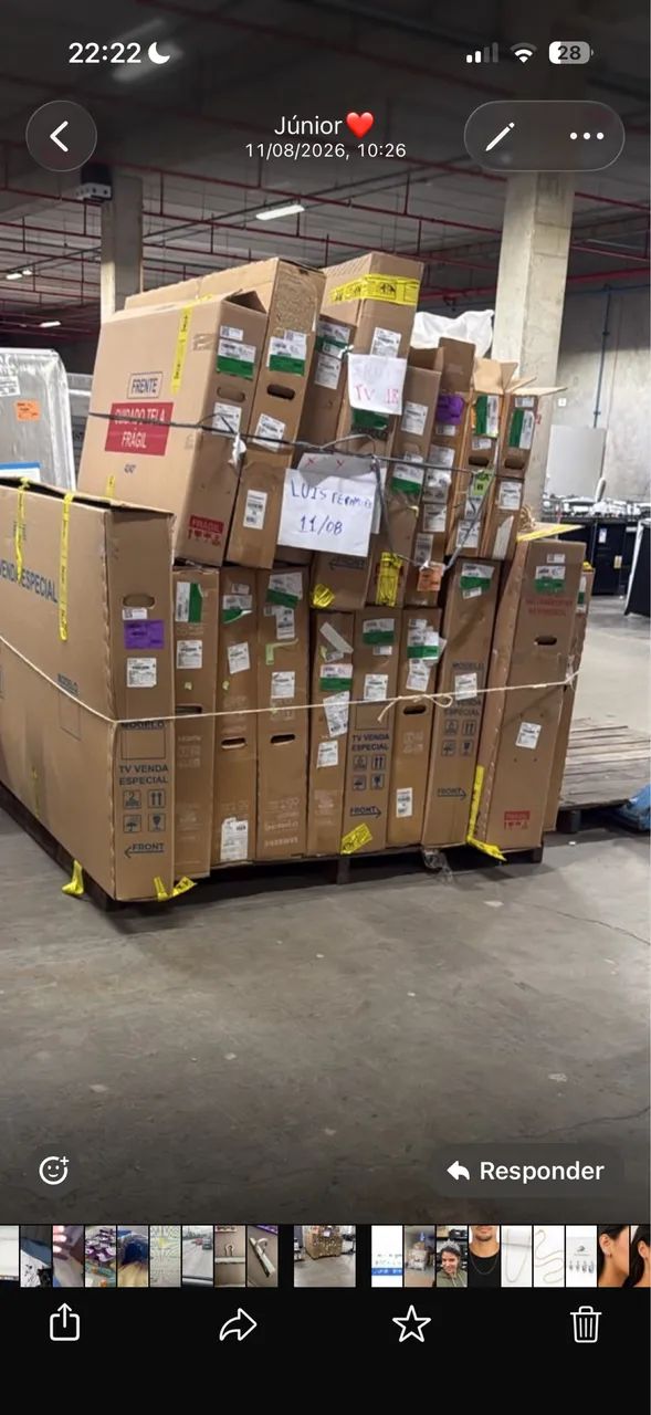 15 TVs Samsung de 42 á 70 polegadas com trinco na tela. 