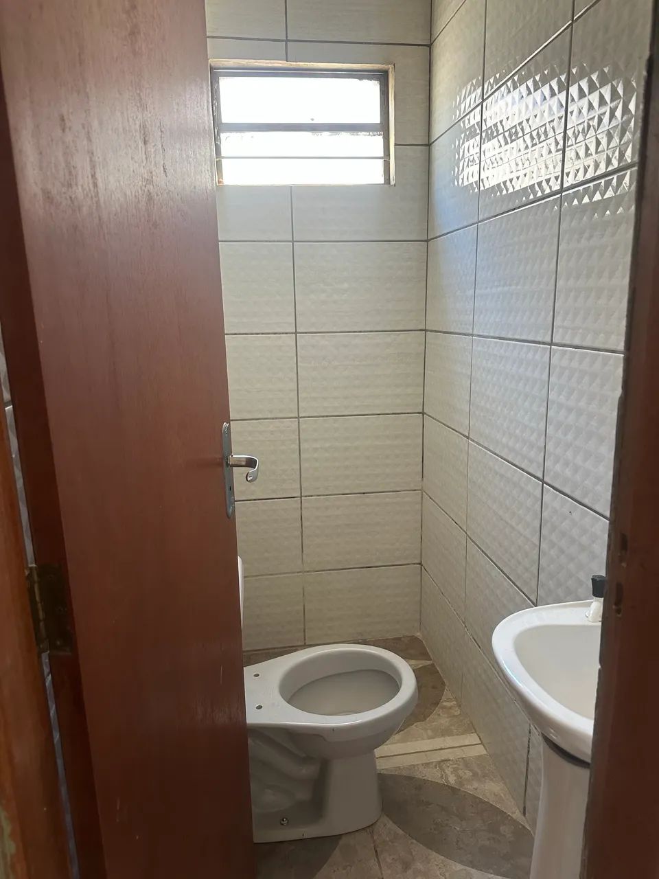 Aluguel de casa no jardim Itapuã 