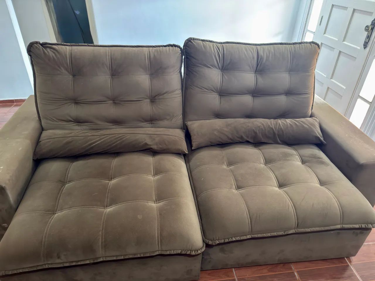 Sofá retrátil 2,50 metros muito conservado  - Foto 3