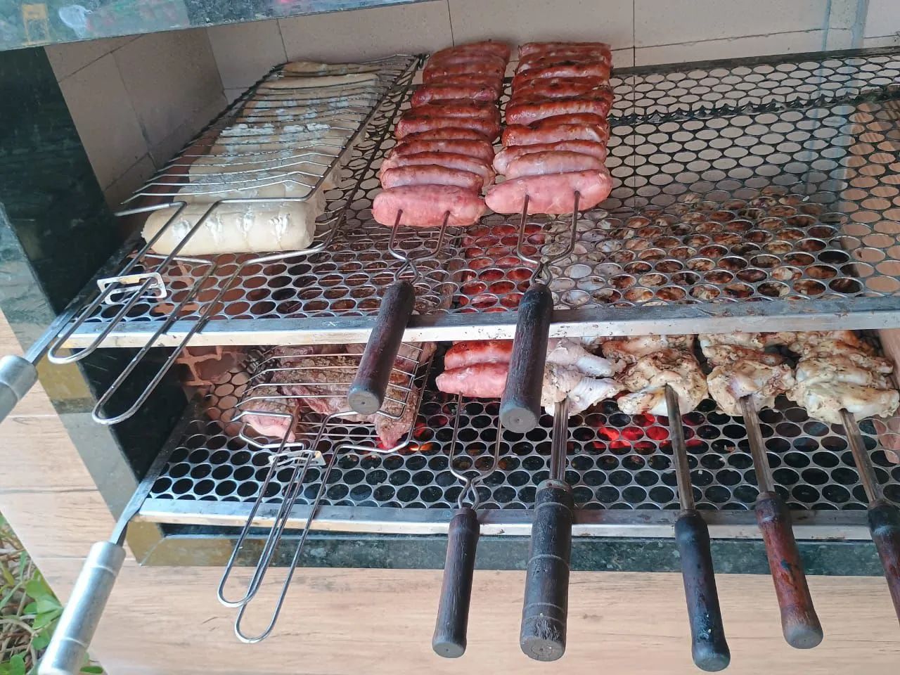 Churrasqueiro em promoção  - Foto 3