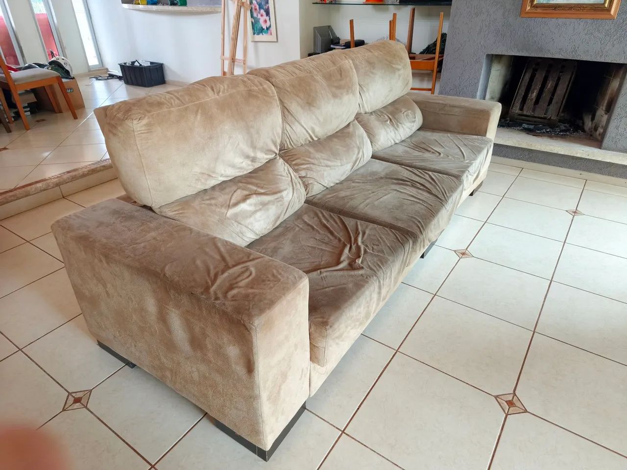 Sofá grande com encosto e chaise longue reclináveis. - Foto 4