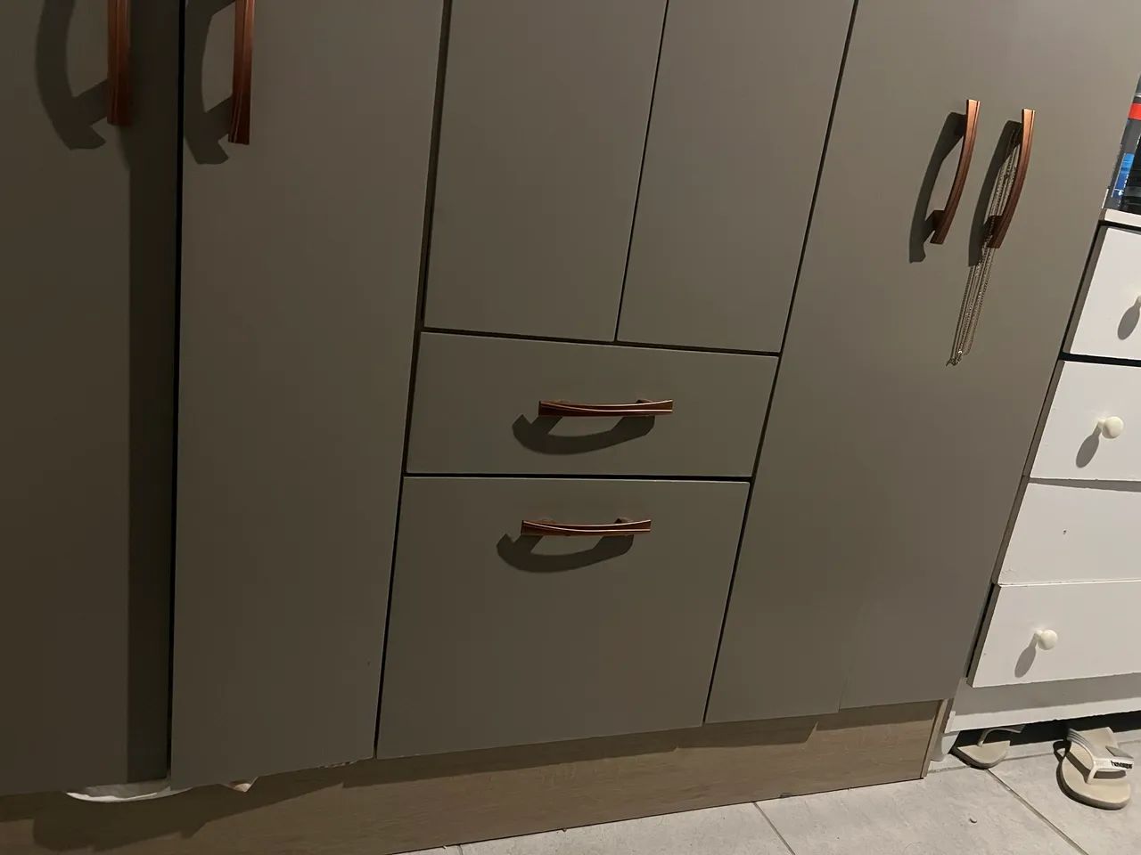 Vende-se guarda roupa solteiro 