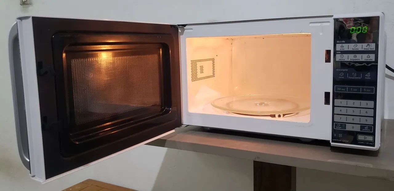 Microondas Espelhado Midea 20L Ótimas condições!  - Foto 5