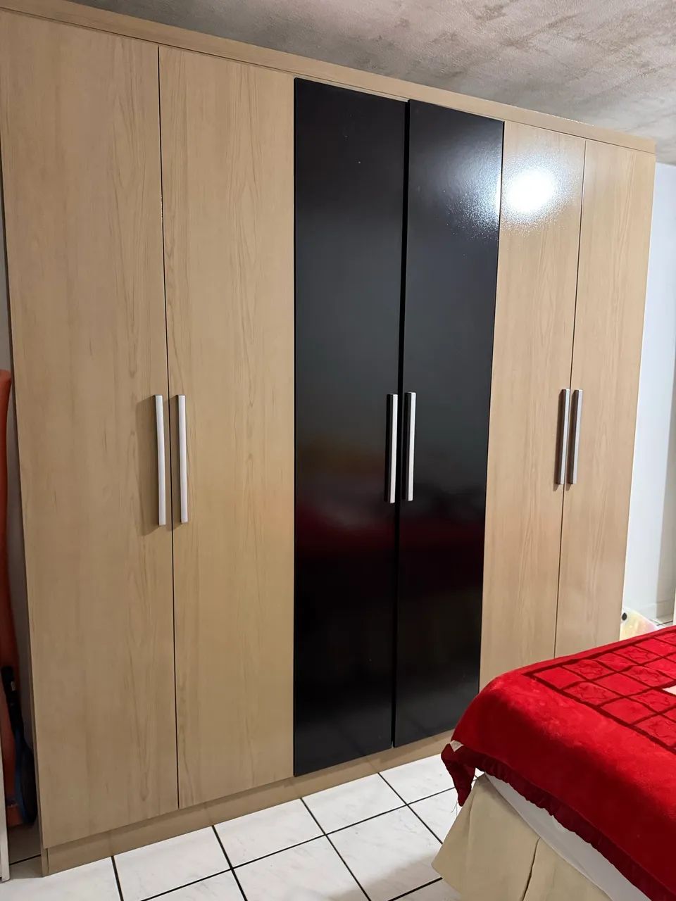 Guarda roupa 6 portas