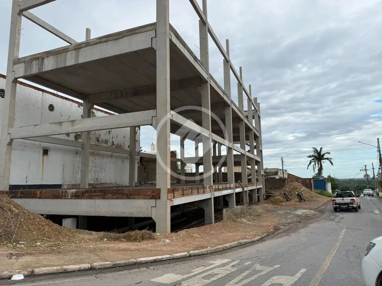 PRÉDIO COMERCIAL 700M2 AV. MIGUEL SUTIL VALOR R$40.000,00 codigo: 273054
