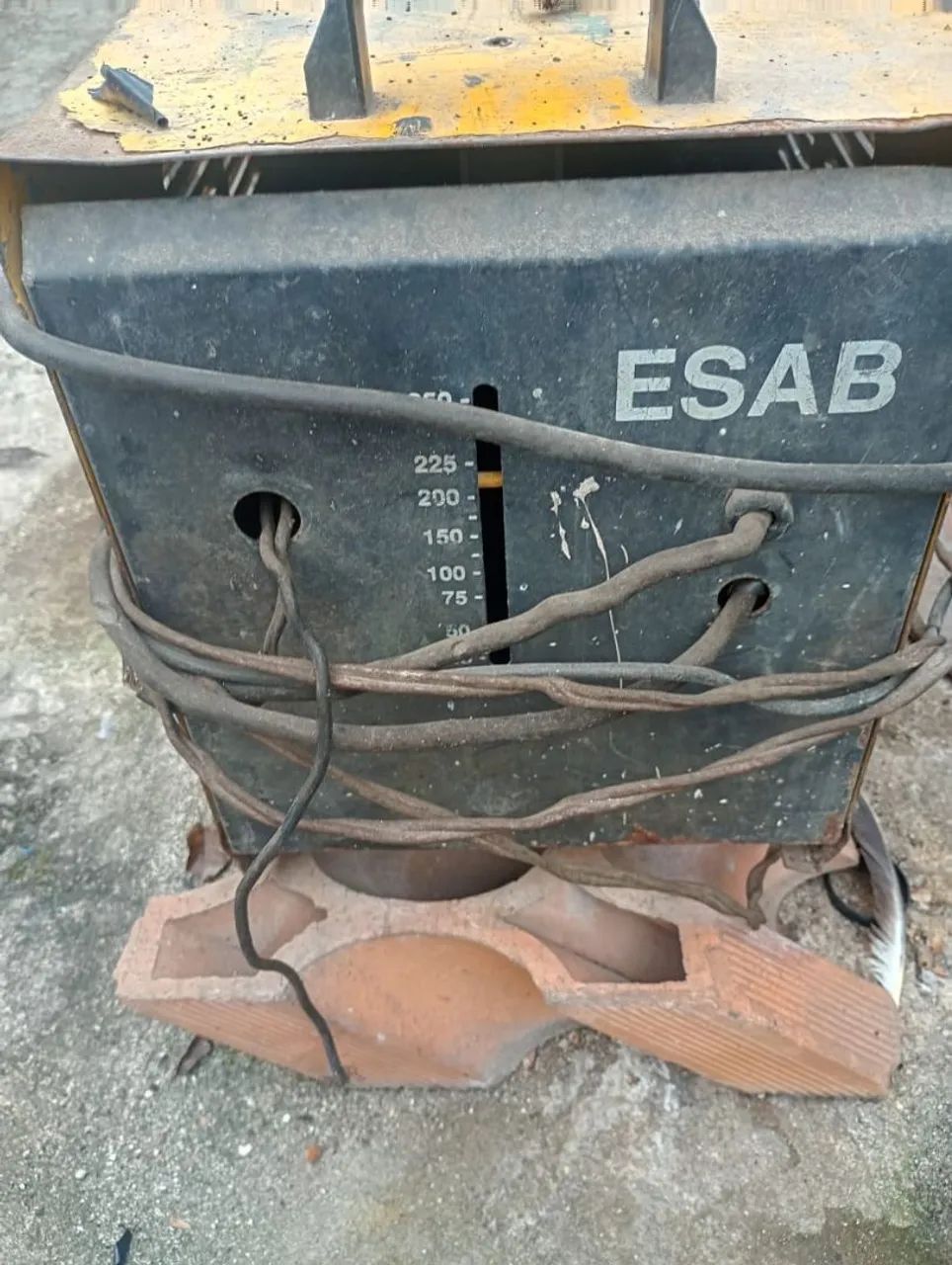Máquina de solda Esab Batam 2000
