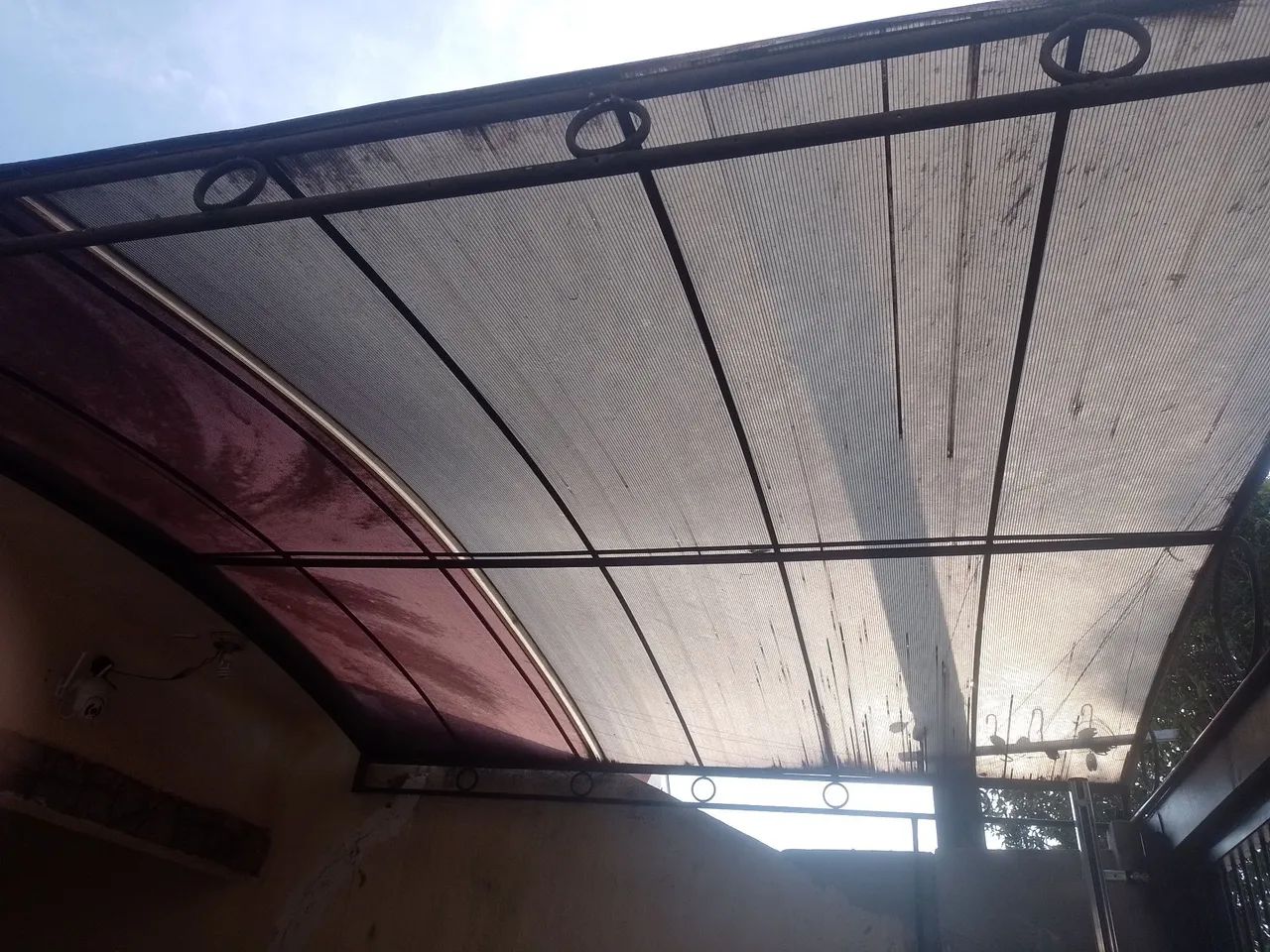 Vende toldo de policarbonato 