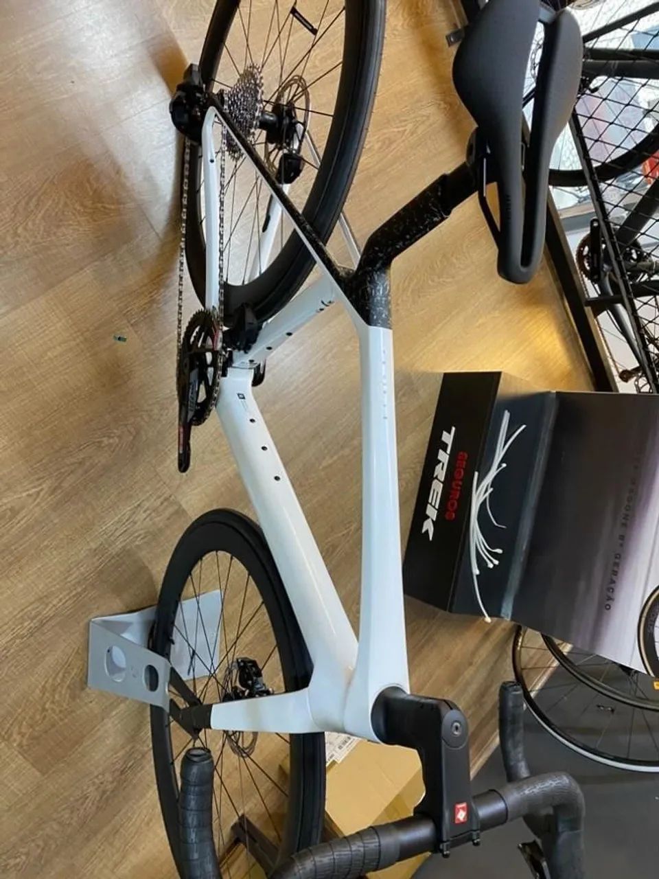 Madone SL 6 AXS Tam S "Na caixa" - Foto 5