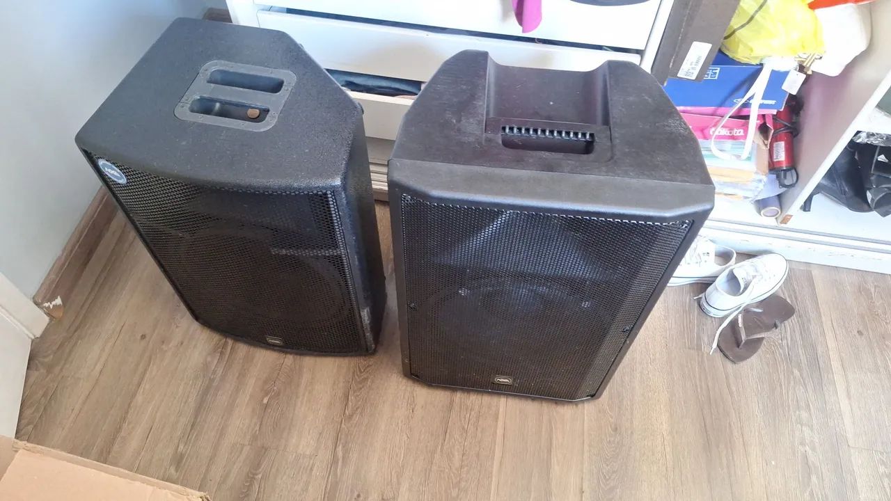 Kit de som com 2 caixas e 1 mesa  - Foto 3