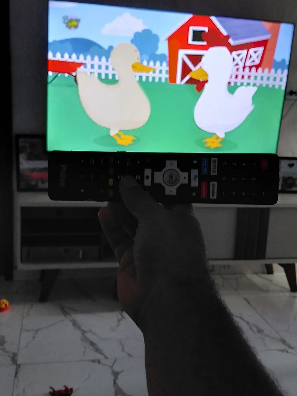 Vendo TV Philco 65 Polegadas Android - Foto 2