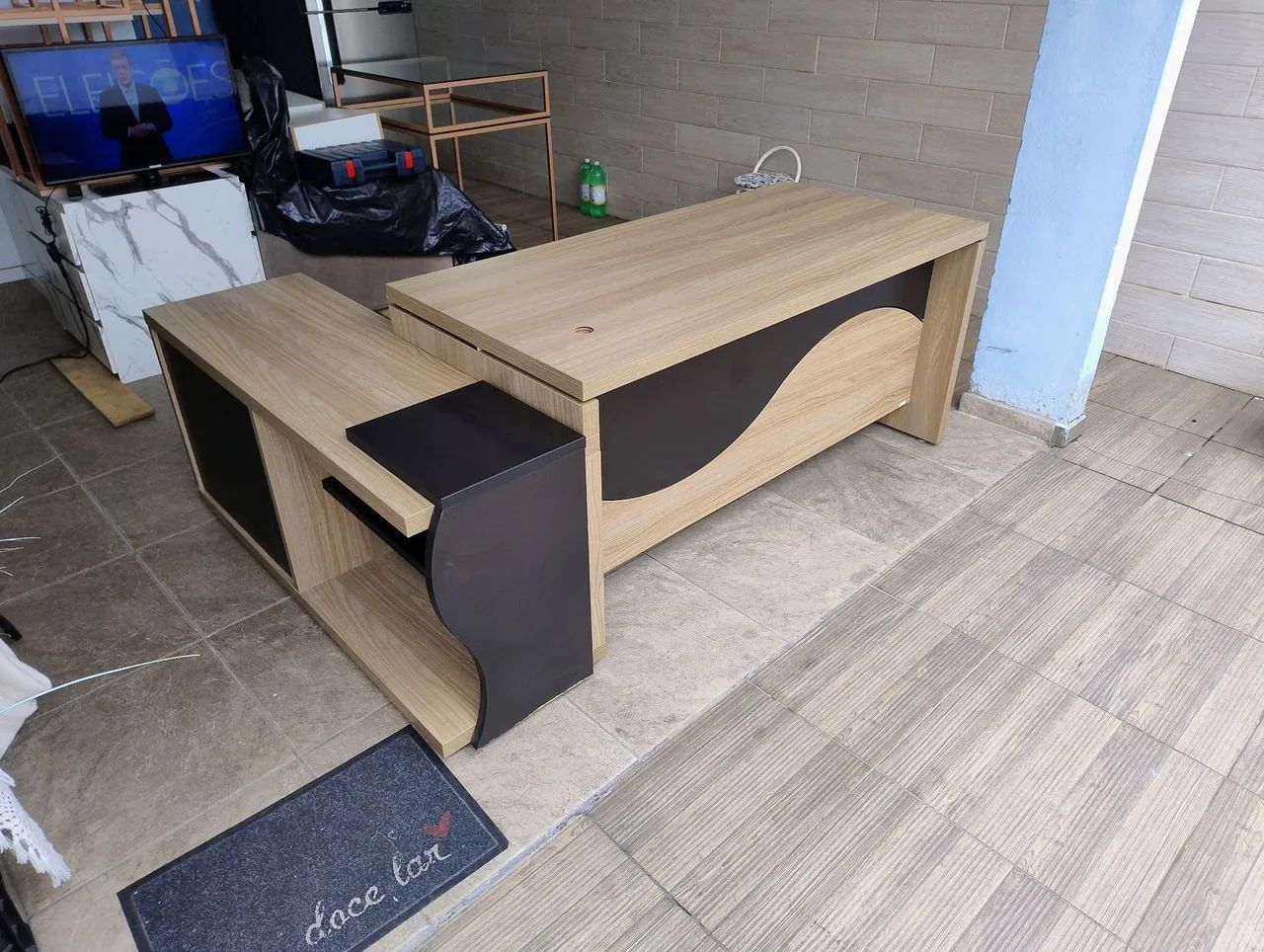 Mesa escritório em L 