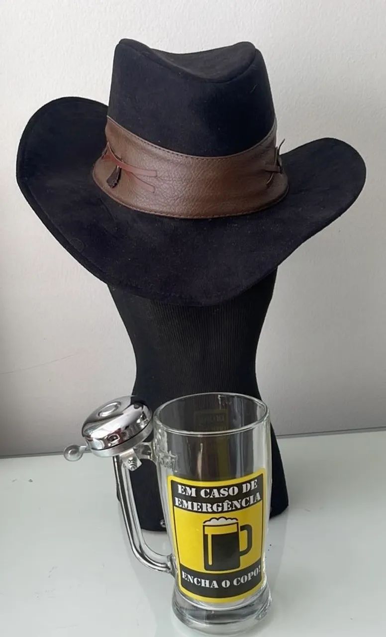 Chapéu com copo