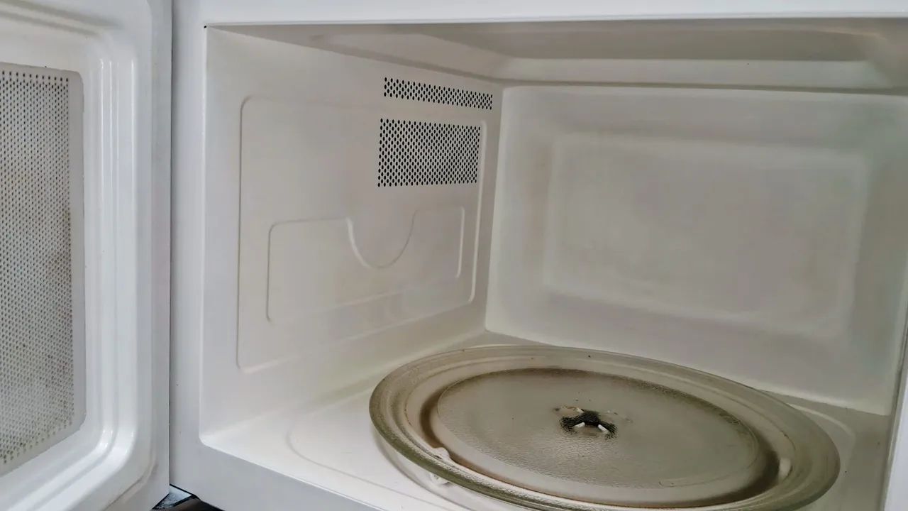 Microondas  Midea 30 Litros- Ótimo funcionamento e  estado de conservação  - Foto 4