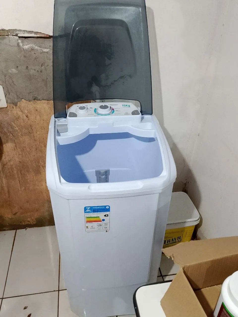 Um tanquinho de lavar  - Foto 4