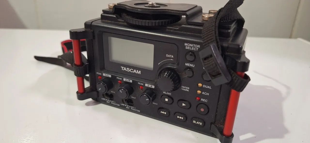GRAVADOR TASCAM DR-60 R$700
