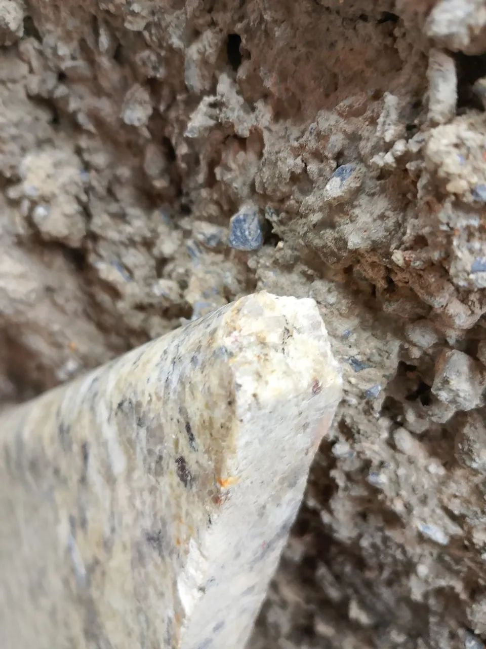 Bancada granito banheiros ouro - Foto 2