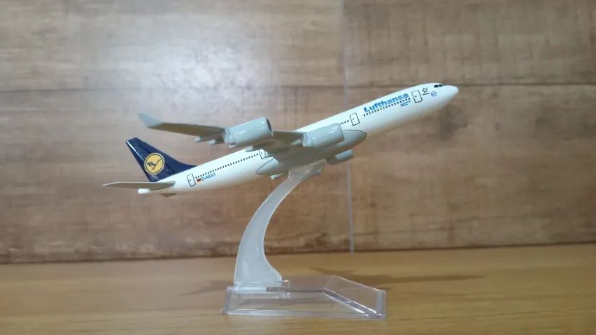 AVIÕES MINIATURA LUFTHANSA - 16cm  DECORAÇÃO E DESTAQUE - Foto 4