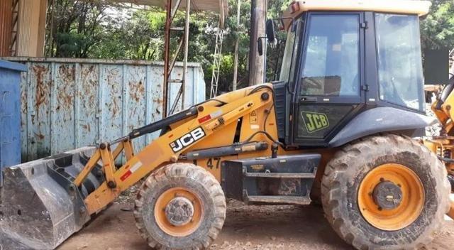 Máquina retroescavadeira JCB Traçada 2012 - Foto 4