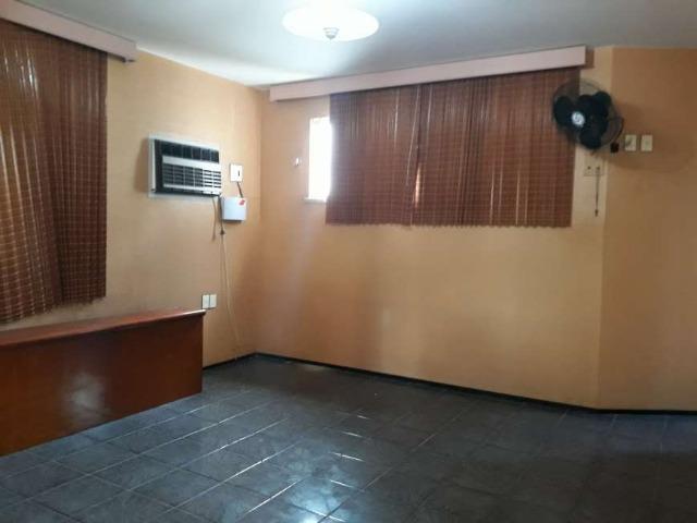Casa com 8 Quartos à Venda - Foto 2