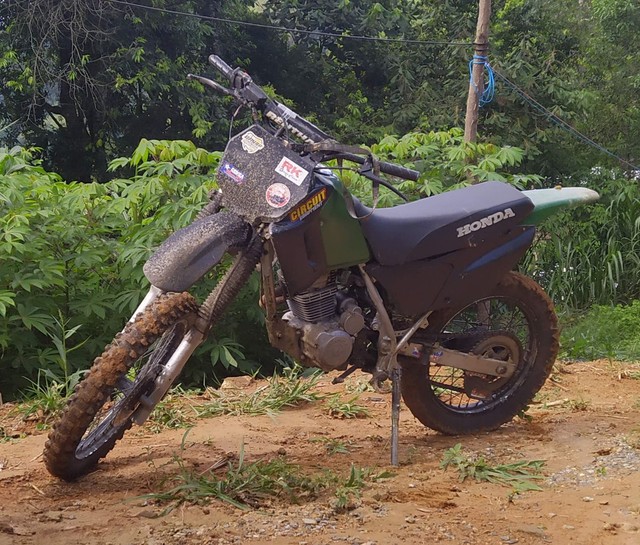 XR. NX 200 PRA TRILHA