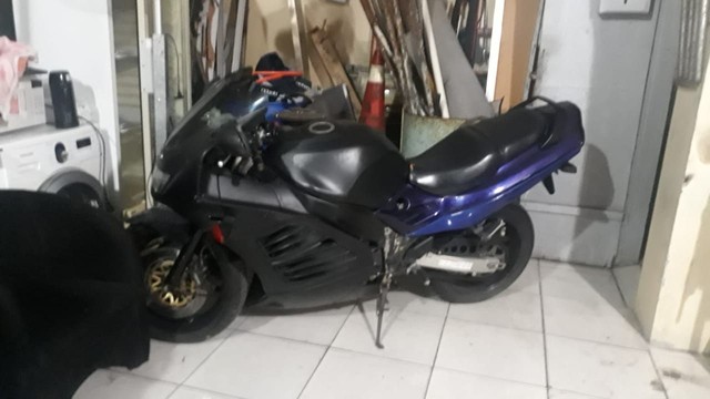 SUZUKI 900