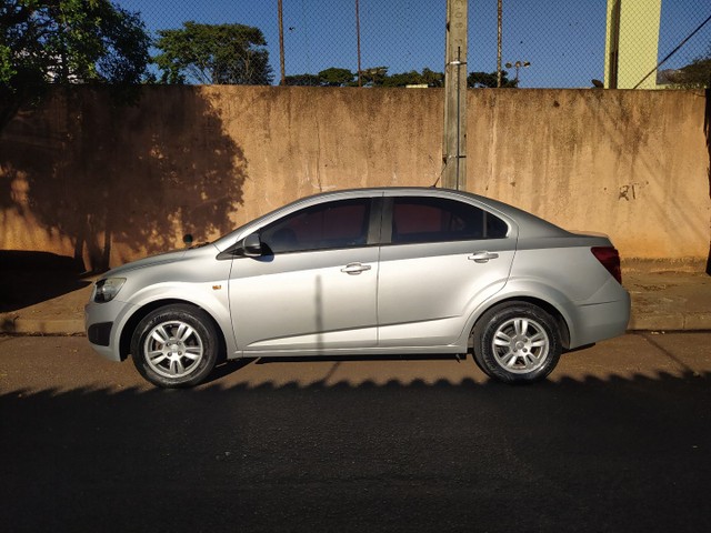 VENDO SONIC LT SEDÃ AUTOMÁTICO