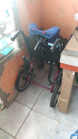 Cadeira de rodas para criança  - Foto 2